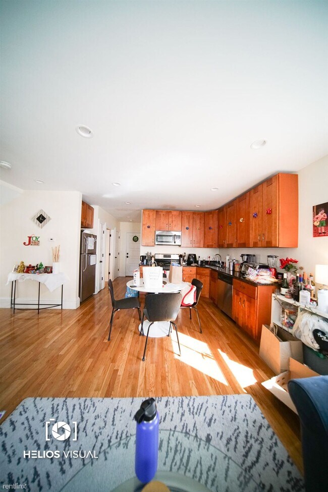 84 Linden St-Unit -# 1 in Boston, MA - Building Photo - Building Photo