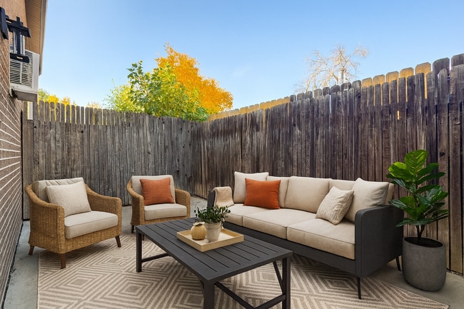 30 Emery Way in Longmont, CO - Foto de edificio - Building Photo