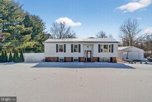 540 Martins Corner Rd in Coatesville, PA - Building Photo