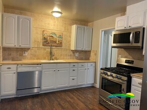 1608 Luxton St in Seaside, CA - Building Photo - Building Photo