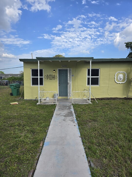 16001 NW 22nd Ct in Opa Locka, FL - Building Photo