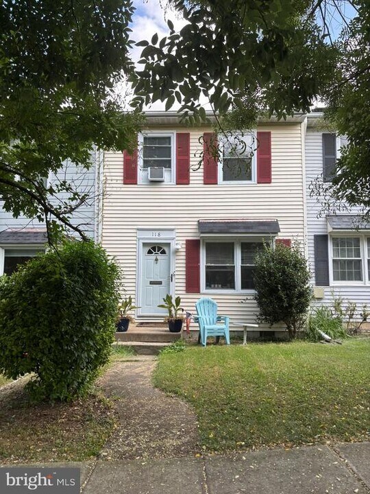 118 Clifford Ave in Alexandria, VA - Building Photo