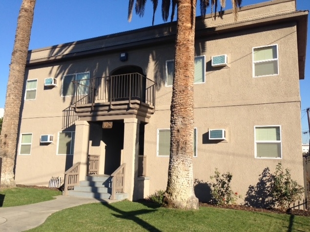 Calaveras Apartments in Fresno, CA - Building Photo