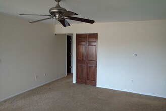 2029 Sanlin Dr, Unit Twin Oaks Manor in Moon Township, PA - Building Photo - Building Photo