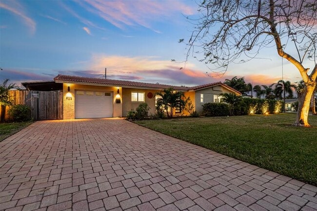 property at 903 SE 8th Ct