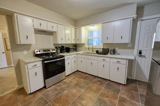 250 Arapahoe Dr