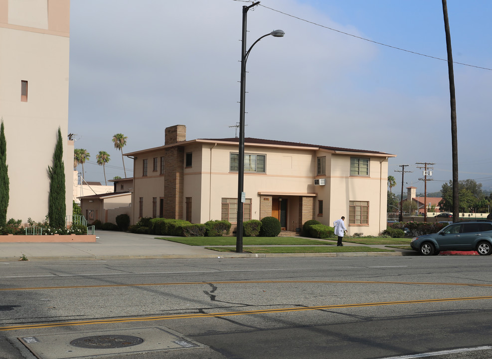 1001 N Brand Blvd in Glendale, CA - Building Photo