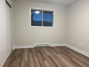 Hamilton Road in Quinte West, ON - Building Photo - Building Photo