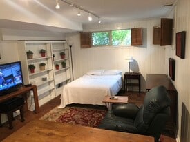 3113 38th St NW, Unit 1