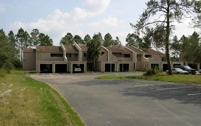 Pine Ridge Terrace Apartments in Orlando, FL - Building Photo - Building Photo