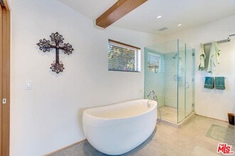 258 3rd Ave in Los Angeles, CA - Building Photo - Building Photo