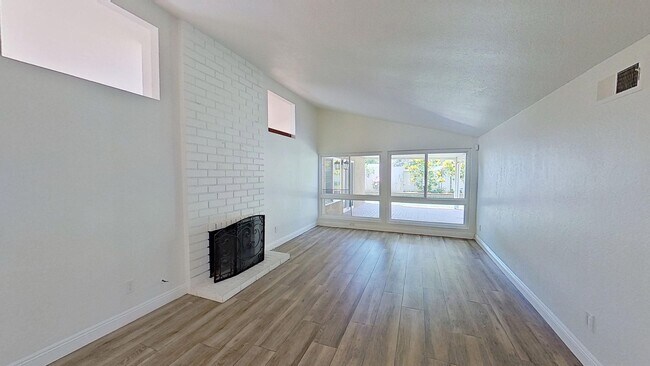 9092 Brabham Dr in Huntington Beach, CA - Building Photo - Building Photo