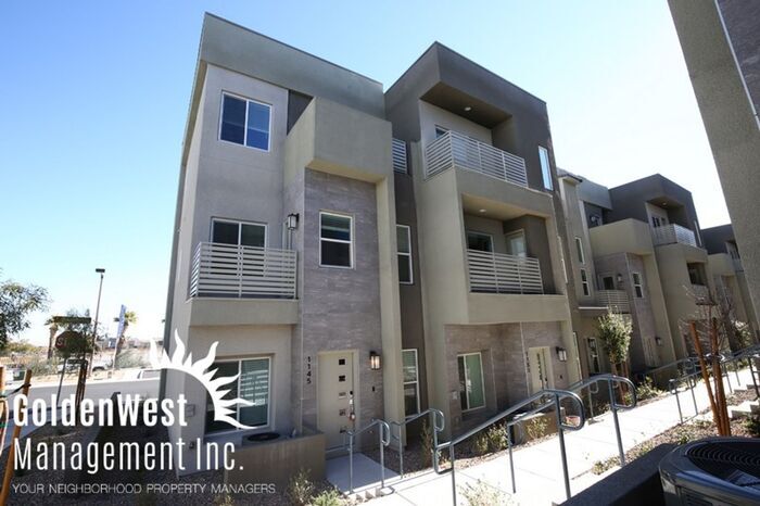 1145 Blossom Pt St in Las Vegas, NV - Building Photo