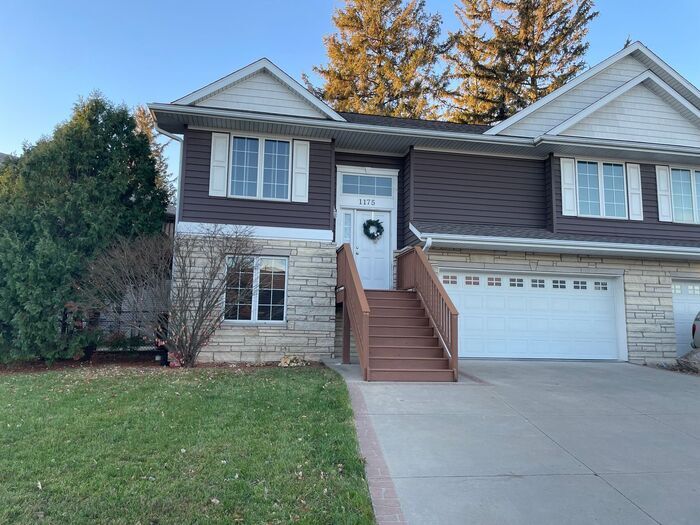 1175 Winchester Ln in North Liberty, IA - Foto de edificio