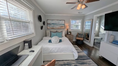 831 Parkway Dr, Unit 1st FL (Shared) in Smyrna, GA - Foto de edificio - Building Photo