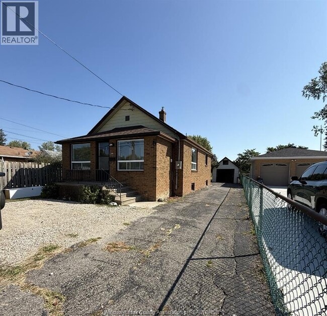 property at 914 Riverdale Ave