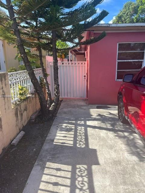 property at 541 E 16th St