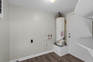 915 4th Ave N in Texas City, TX - Building Photo