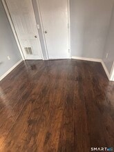 75 High St in Waterbury, CT - Building Photo - Building Photo