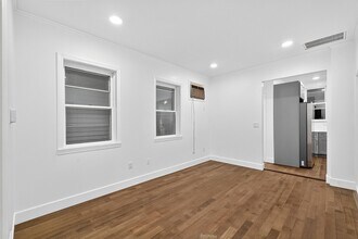 93 W 11TH St in Bayonne, NJ - Building Photo - Building Photo