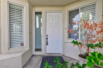 9013 Rivers Edge Dr in Las Vegas, NV - Foto de edificio - Building Photo
