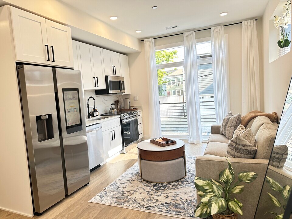 1307 Longfellow St NW in Washington, DC - Building Photo