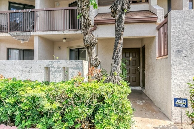 9818 Nob Hill Ct in Sunrise, FL - Building Photo - Building Photo