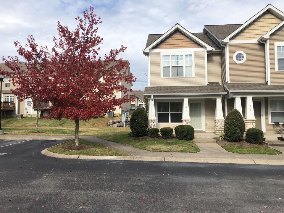 1813 Lincoya Bay Dr in Nashville, TN - Building Photo