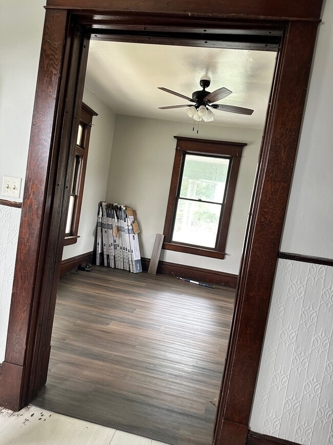 42 West St in Westover, WV - Building Photo - Building Photo