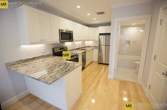 296 Beacon St, Unit 3 in Boston, MA - Building Photo - Building Photo