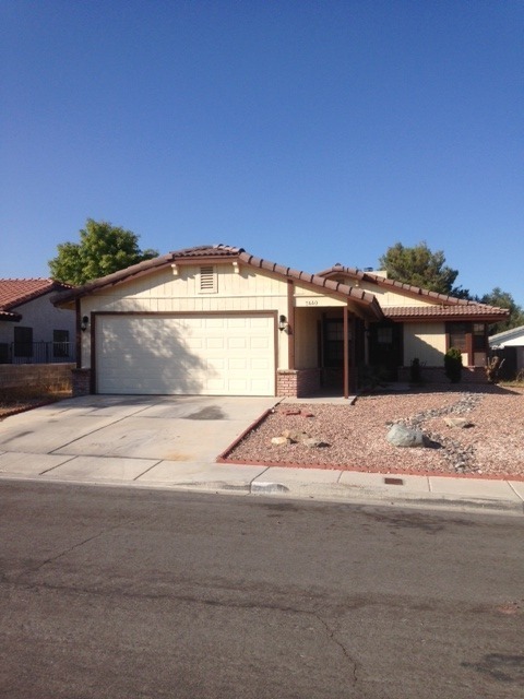 7440 Lattimore Dr in Las Vegas, NV - Building Photo - Building Photo