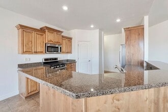 287 Manilla Dr in Draper, UT - Building Photo - Building Photo