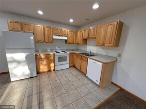 1279 Pinewood Trail in New Richmond, WI - Building Photo - Building Photo