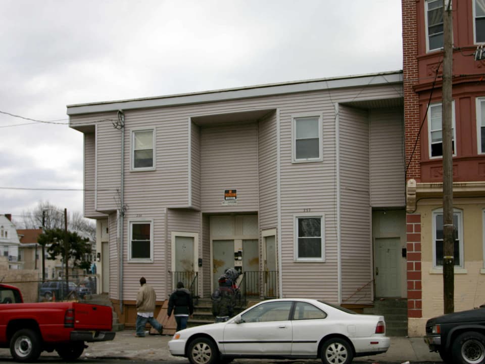 252 Park Ave in Paterson, NJ - Building Photo