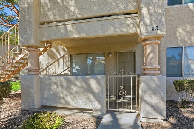 916 Rockview Dr in Las Vegas, NV - Building Photo - Building Photo