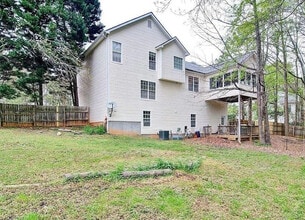 Room in House on Barrett Springs Dr in Canton, GA - Building Photo - Building Photo