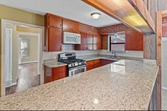 10911 Visalia Dr in Dallas, TX - Building Photo - Building Photo