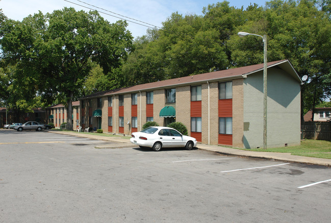 Eastwood Courts in Nashville, TN - Foto de edificio - Building Photo