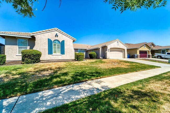 1117 Broken Spur Way in Plumas Lake, CA - Foto de edificio - Building Photo