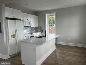 825 Jersey Ave in Gloucester City, NJ - Building Photo - Building Photo