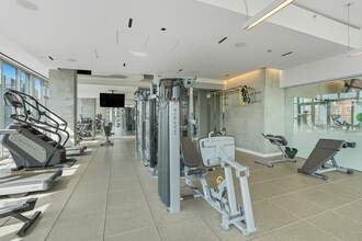 160 N Desplaines St in Chicago, IL - Foto de edificio - Building Photo