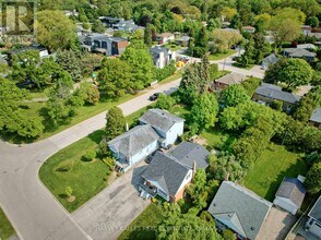 247 Jennings Crescent in Oakville, ON - Building Photo - Building Photo