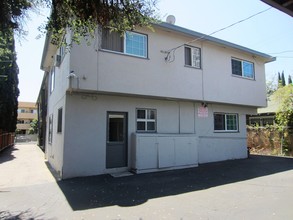 5853 Lexington Ave in Los Angeles, CA - Building Photo - Building Photo