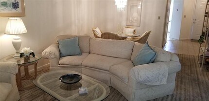 6047 Bahia Del Mar Blvd S in St. Petersburg, FL - Building Photo - Building Photo