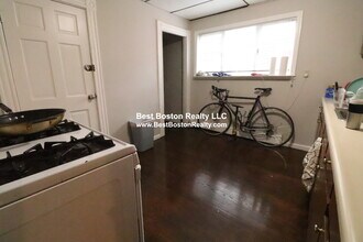 34 Speridakis Terrace, Unit 3 in Cambridge, MA - Foto de edificio - Building Photo