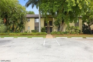 1450 Green Valley Cir in Naples, FL - Building Photo