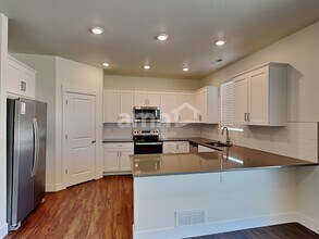 832 S Oak St in Lakewood, CO - Building Photo - Building Photo