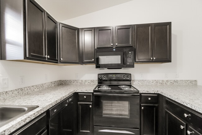 15818 SW 37th Cir in Ocala, FL - Building Photo - Building Photo
