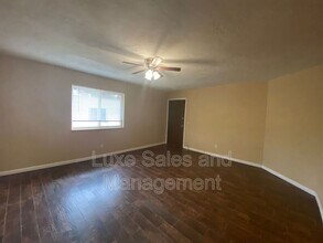 6024 Northwest Expy in Warr Acres, OK - Building Photo - Building Photo