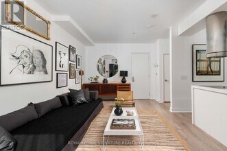 1-211 Scott St in Toronto, ON - Building Photo - Building Photo